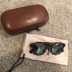 Illesteva tortoise with silver mirror sunglasses